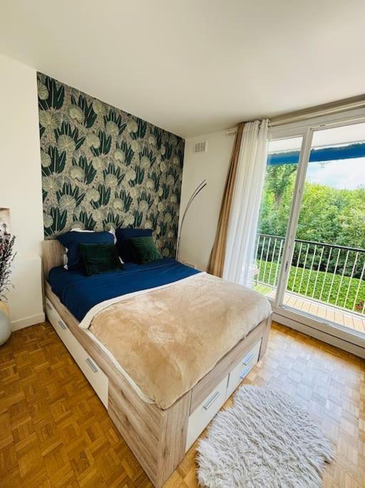 Proche Chateau De Versailles Avec Balcon Vu Sur Une Foret Et Parking Gratuit Pour 5 Personnes Maximum Экстерьер фото